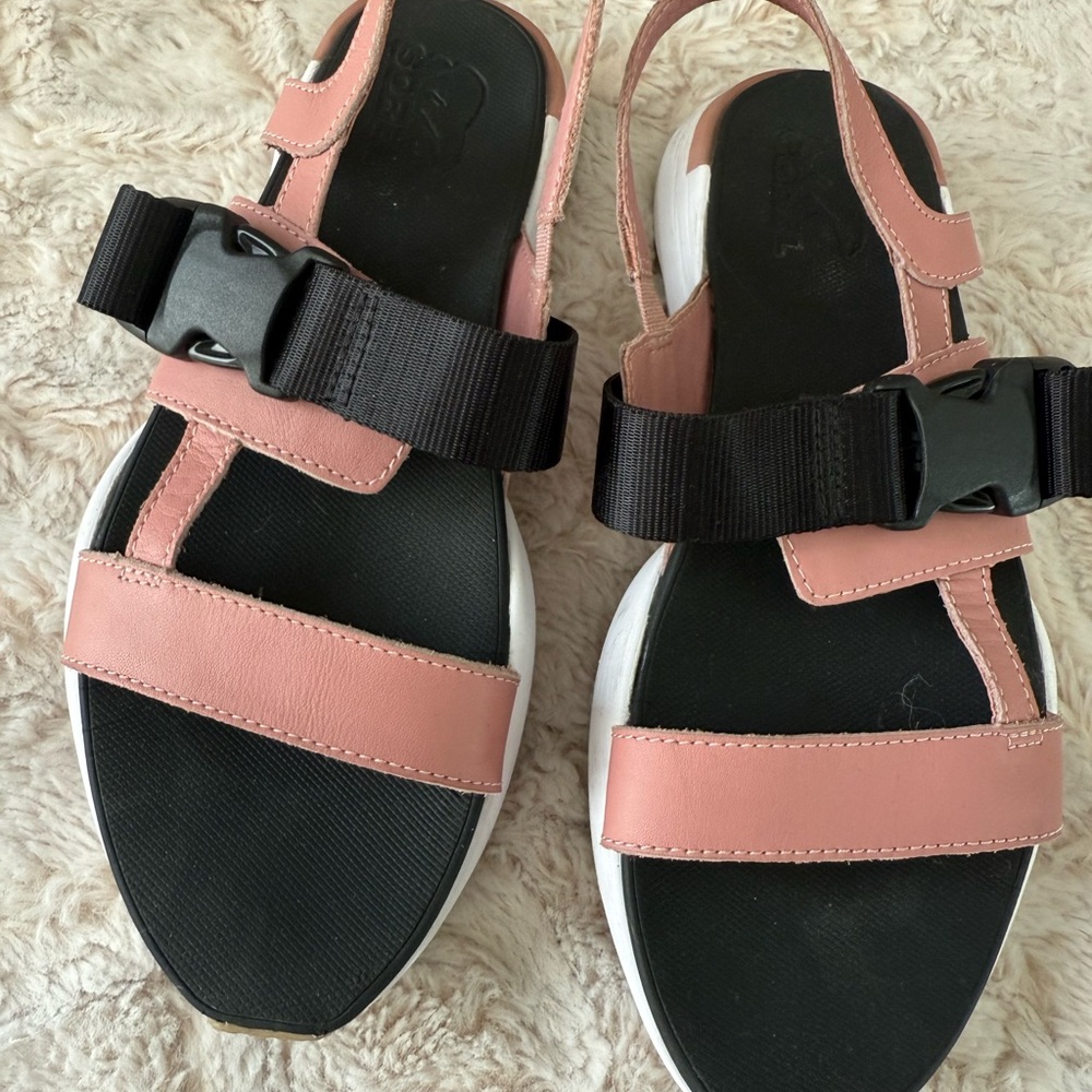 Sorel Women's Pink and Black Sandals 6